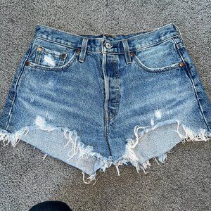 LEVI'S BIG E 501 BLUE DENIM JEAN SHORTS - MANUFACTURED AS SHORTS NOT CUT SIZE 29